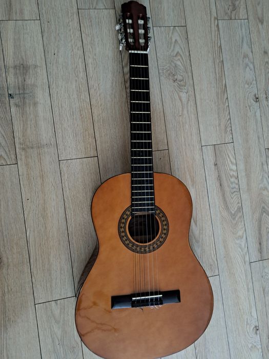 Гитара в отличном состоянии