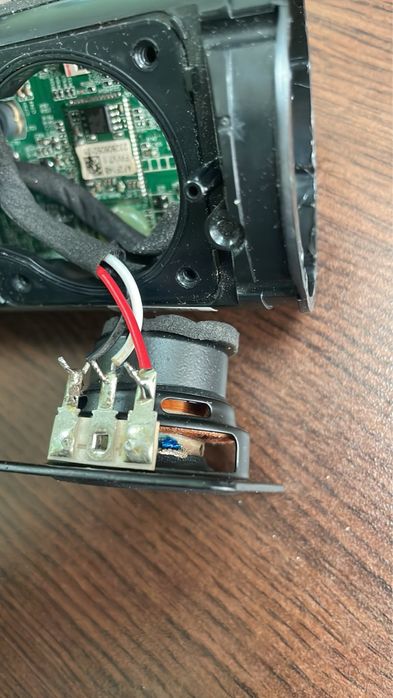 JBL FLIP 3 подходяща за части