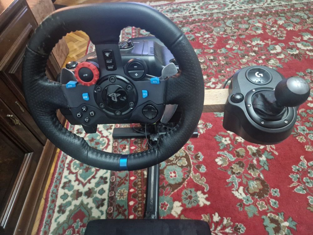 Playseat Logitech volan pedale schimbator si PS4 fff putin utilizat