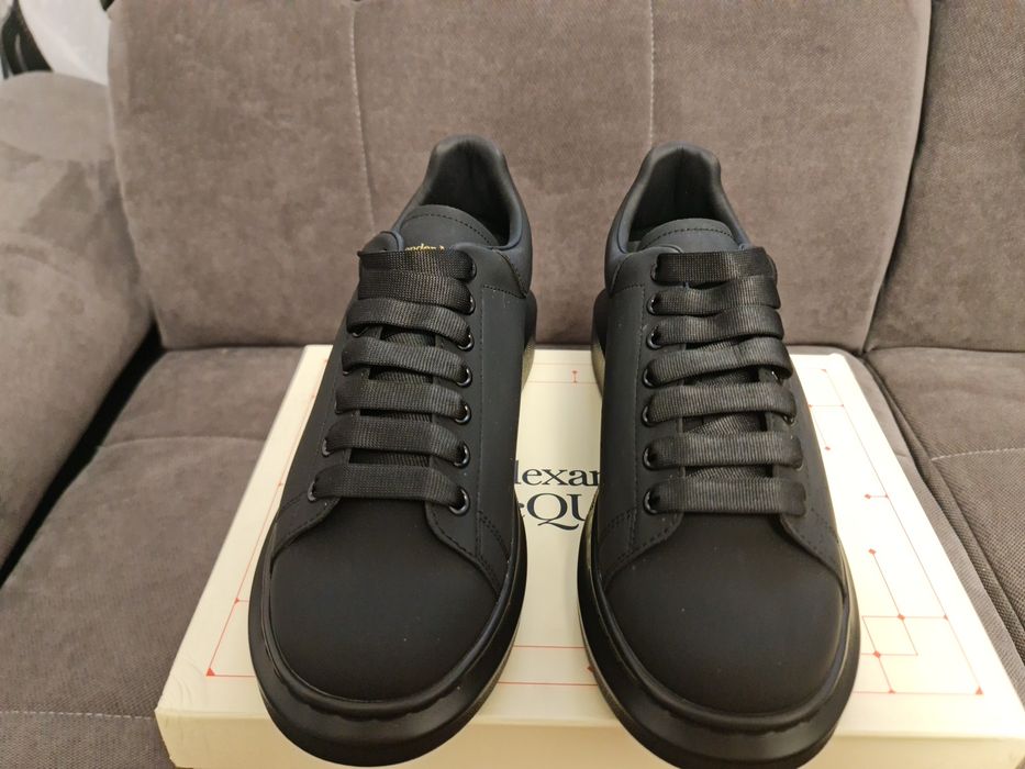 Vând Adidași Alexander Mcqueen