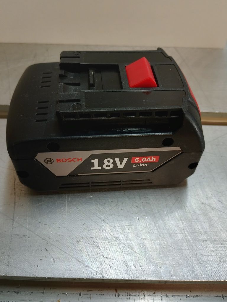 Продавам литиево йонна батерия за Бош 18v.6Ah.
