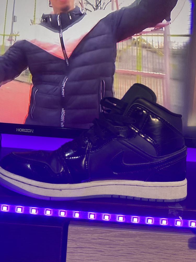 Jordan 1 Mid Space Jam SE