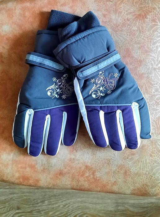 Дамски Ръкавици за зимни спортове
