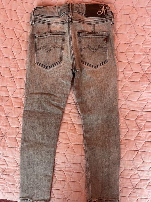 Детски дънки и комлекти Guess