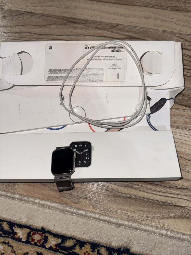 Apple Watch se , срочно продам