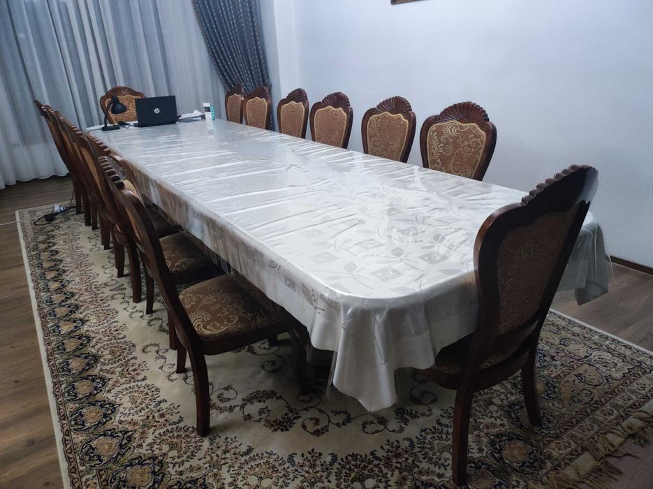 Гостевой стол со стульями