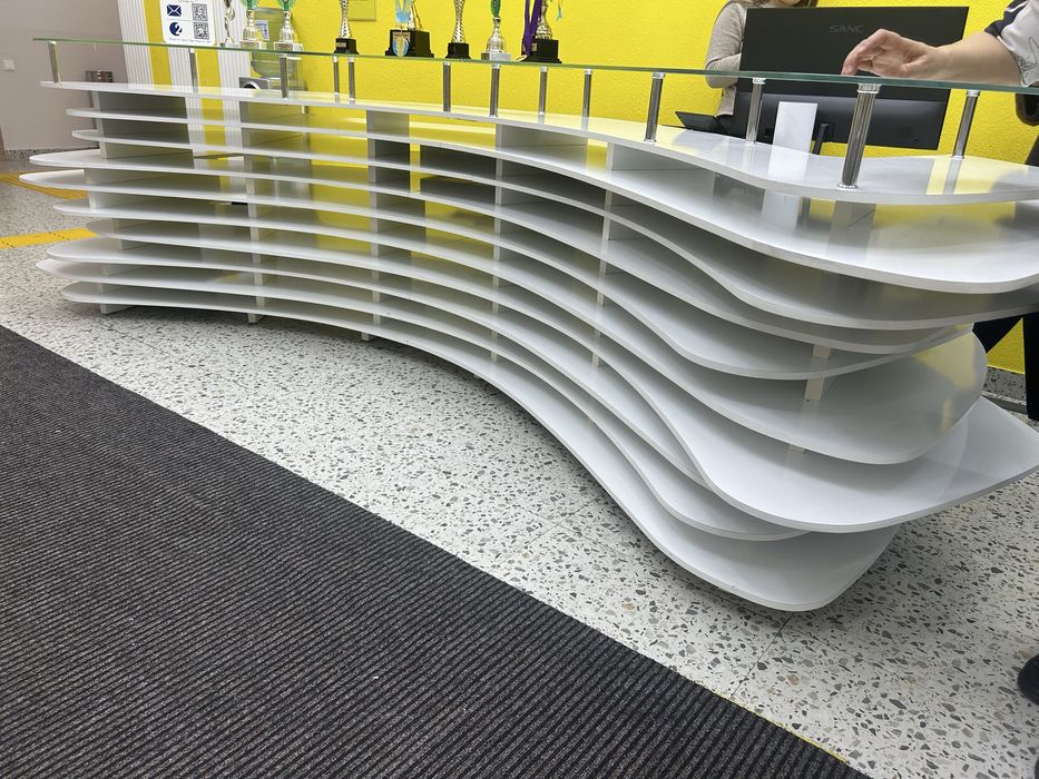 Продается ресепшн , состояние отличное