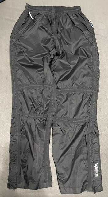 Pantaloni impermeabili marimea 152