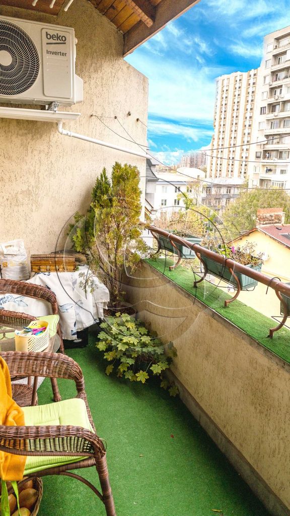 Продава се Четиристаен апартамент в София, Център - 141 кв.м за 2341 €/кв.м - Снимка #11