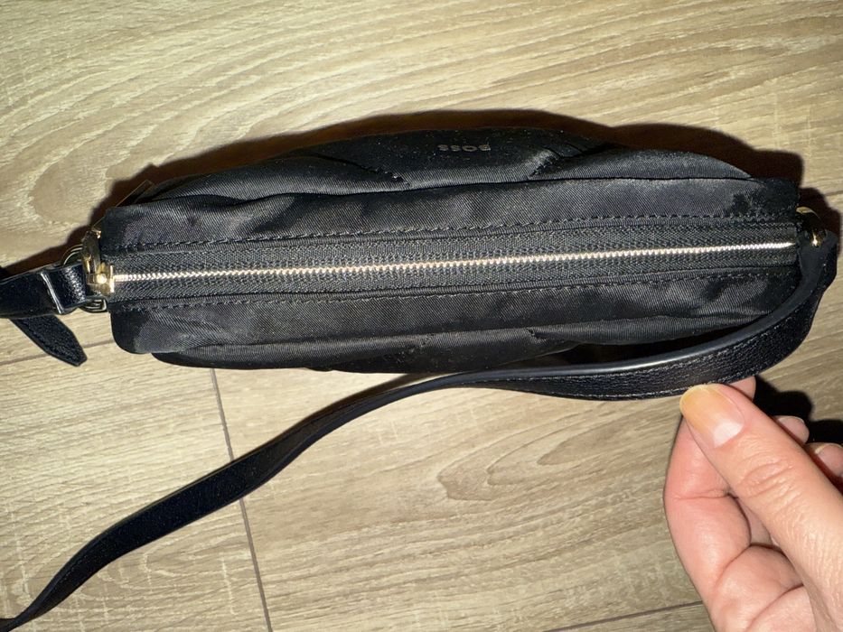 Poseta Boss mica, curea de purtat peste umar