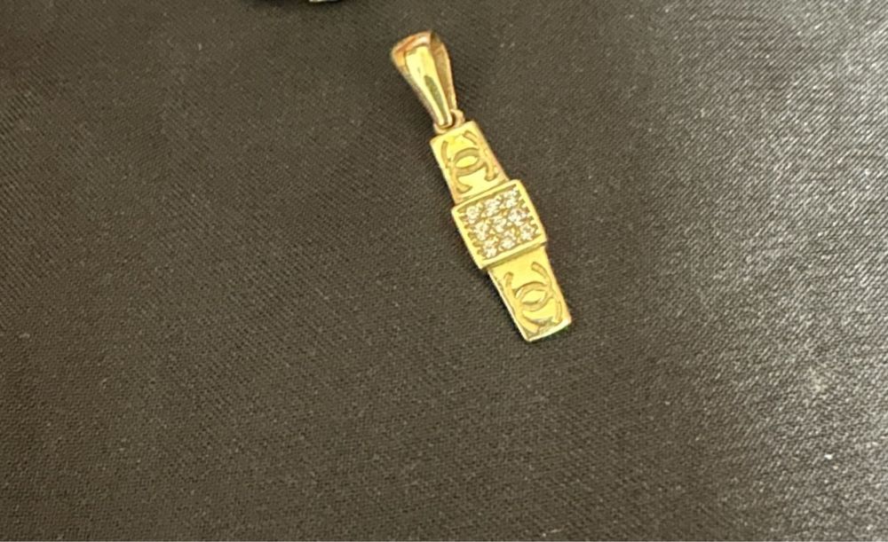 pandantiv chanel  din aur de 14k