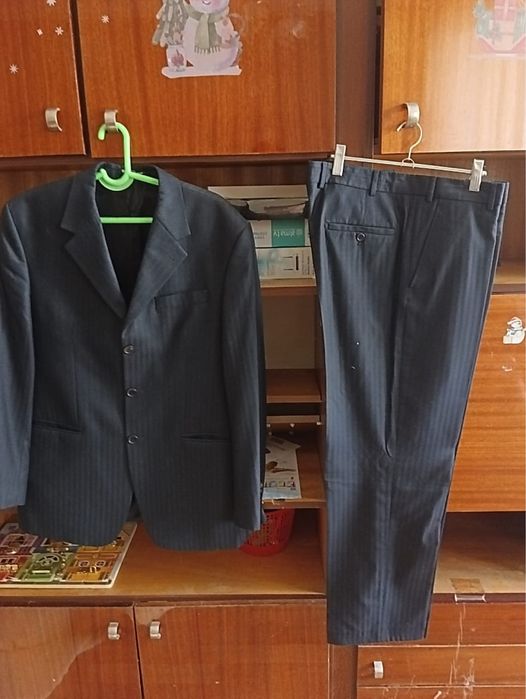 Мужской костюм двойка в отличном состоянии