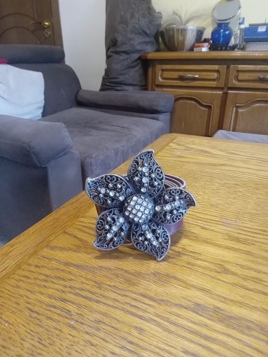 Дамски, мъжки колани