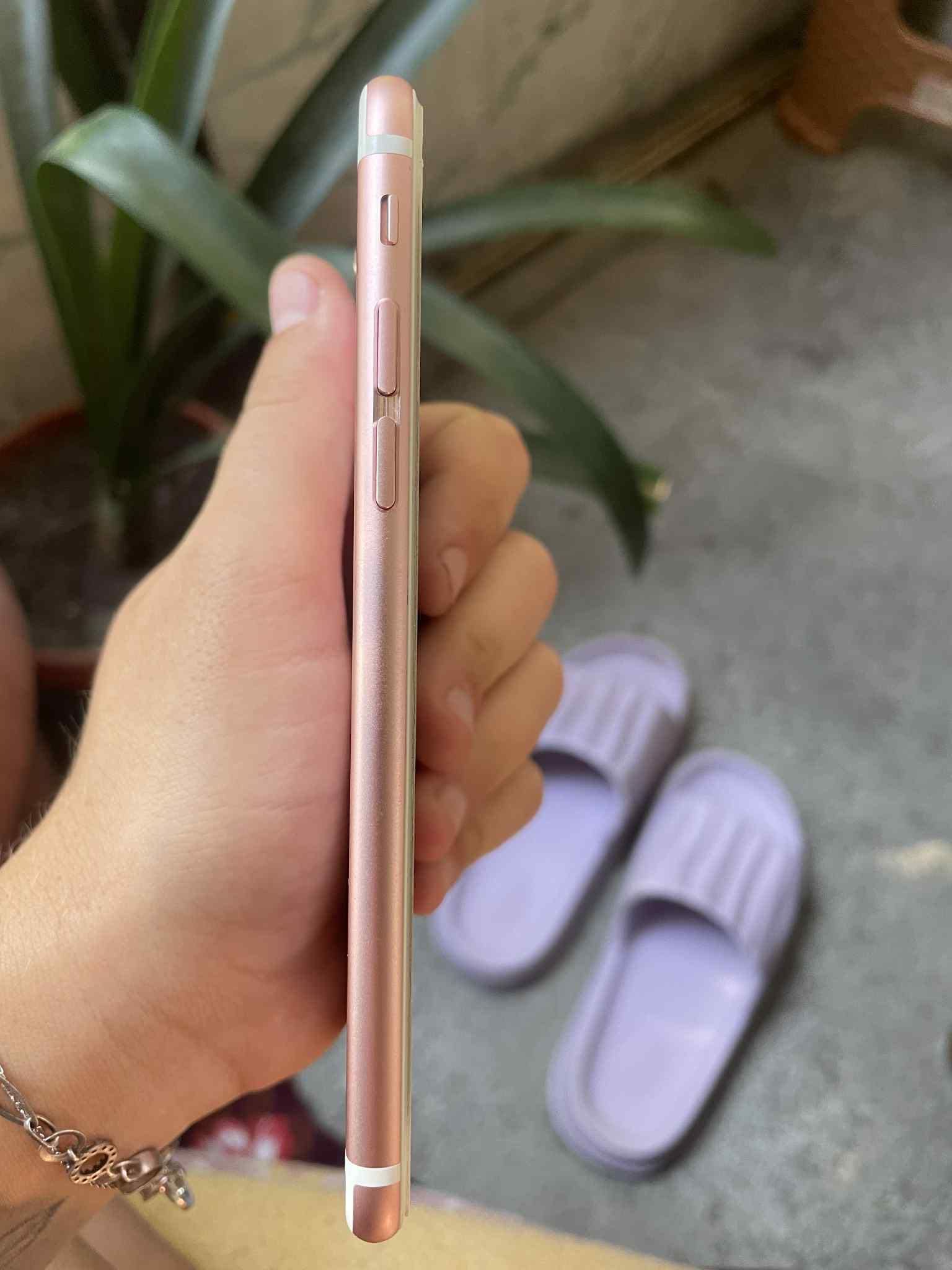 Iphone 6s чисто нов