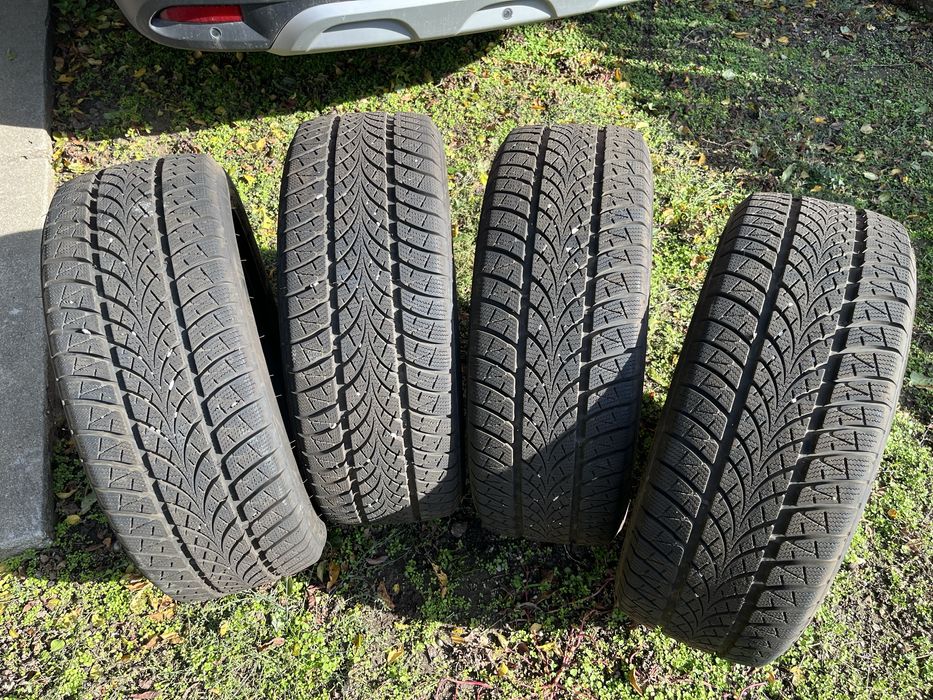 Vand anvelope iarna noi 205/55/16