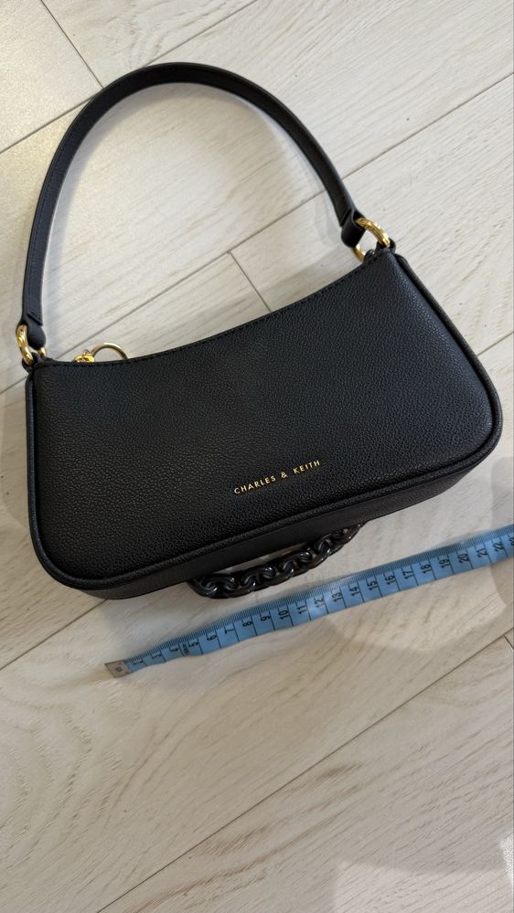 Сумка charles &keith