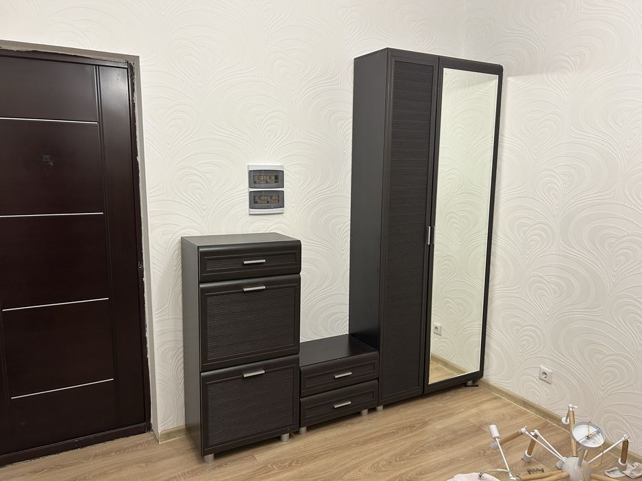 Продается мебель в прихожую.