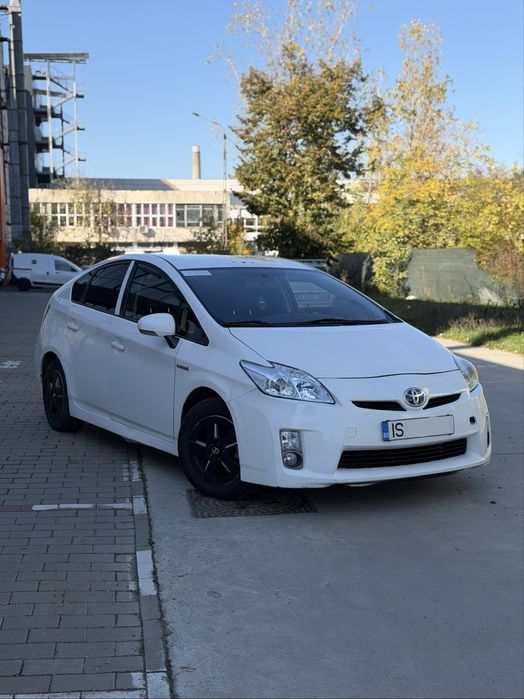 Toyota prius hybrid 2011 automat