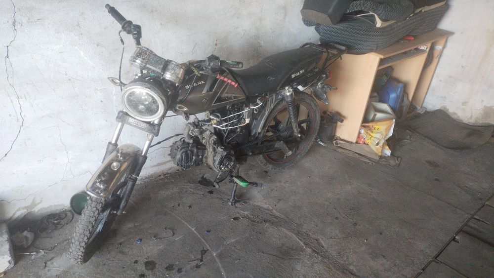 Продам мотоцикл на ходу 125 кубов