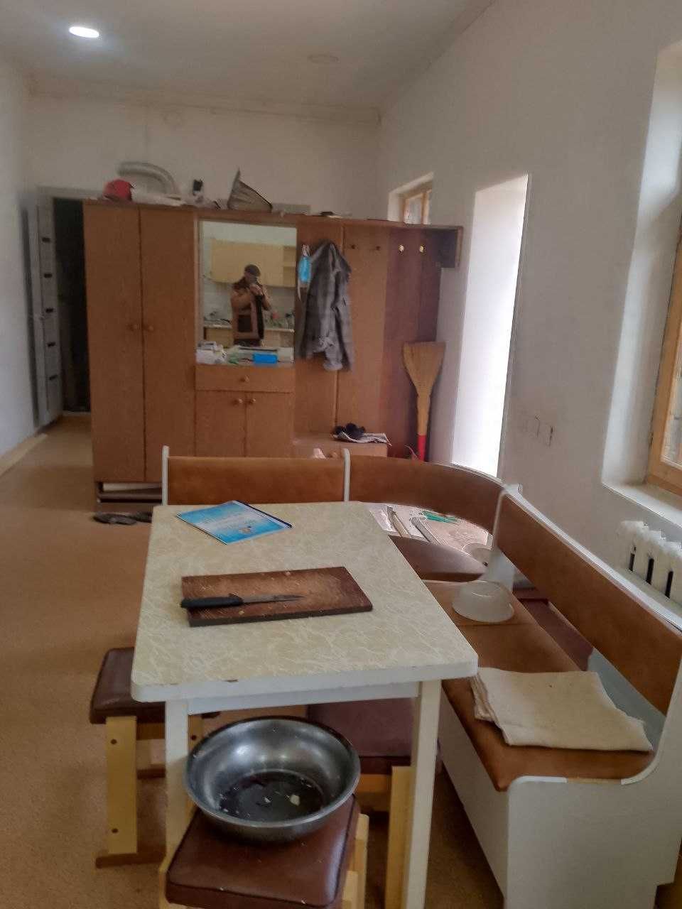 Продается дом с участком 8 сот. в 15 мин. от Ташкента (бывш Политодел)
