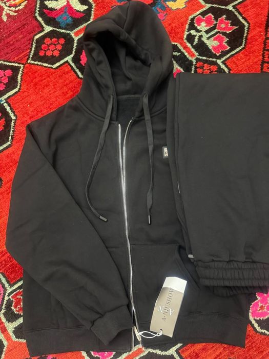 Спортивный костюм