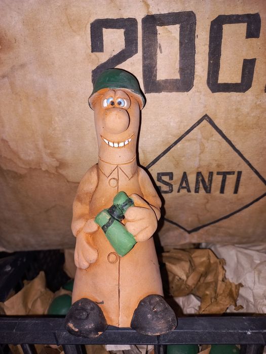 Сувенирни Глинени фигурки