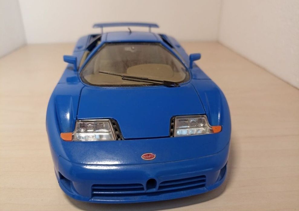 Bugatti 11QB
Scara 1/18
Bburago

Pozele reflectă realitatea. Se vinde