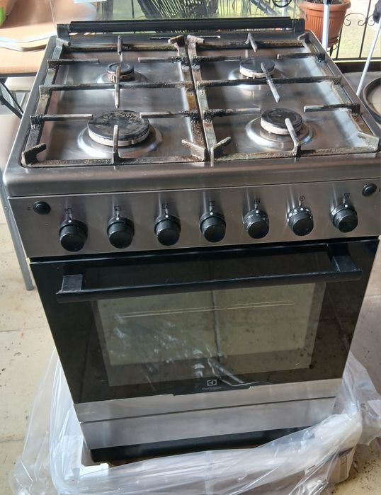 Aragaz ElectroluxEKG61185OX,aprindere electrica, rotisor,grill, 60 cm