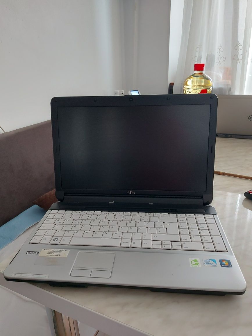 Laptop fujitsu lifebook A530 defect,piese