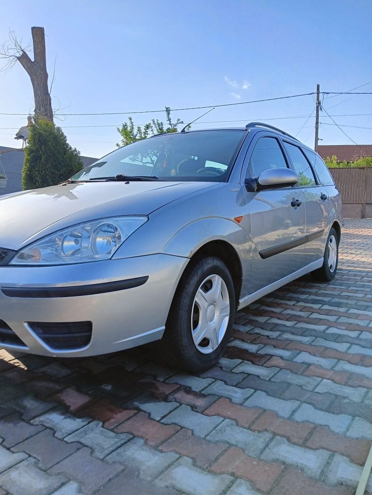 Vând Ford Focus 1.6 benzină+gpl