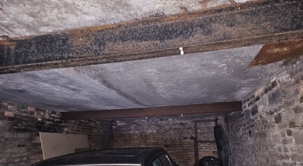 Гараж в 21 мкр .