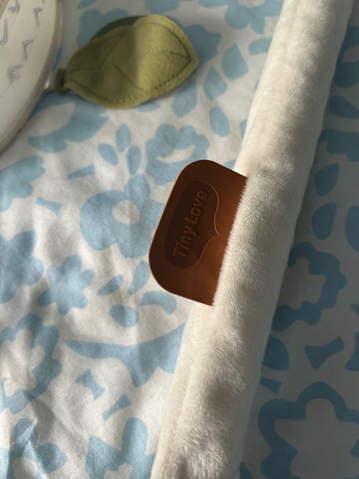 Бебешка музикална играчка за легло Tiny Love