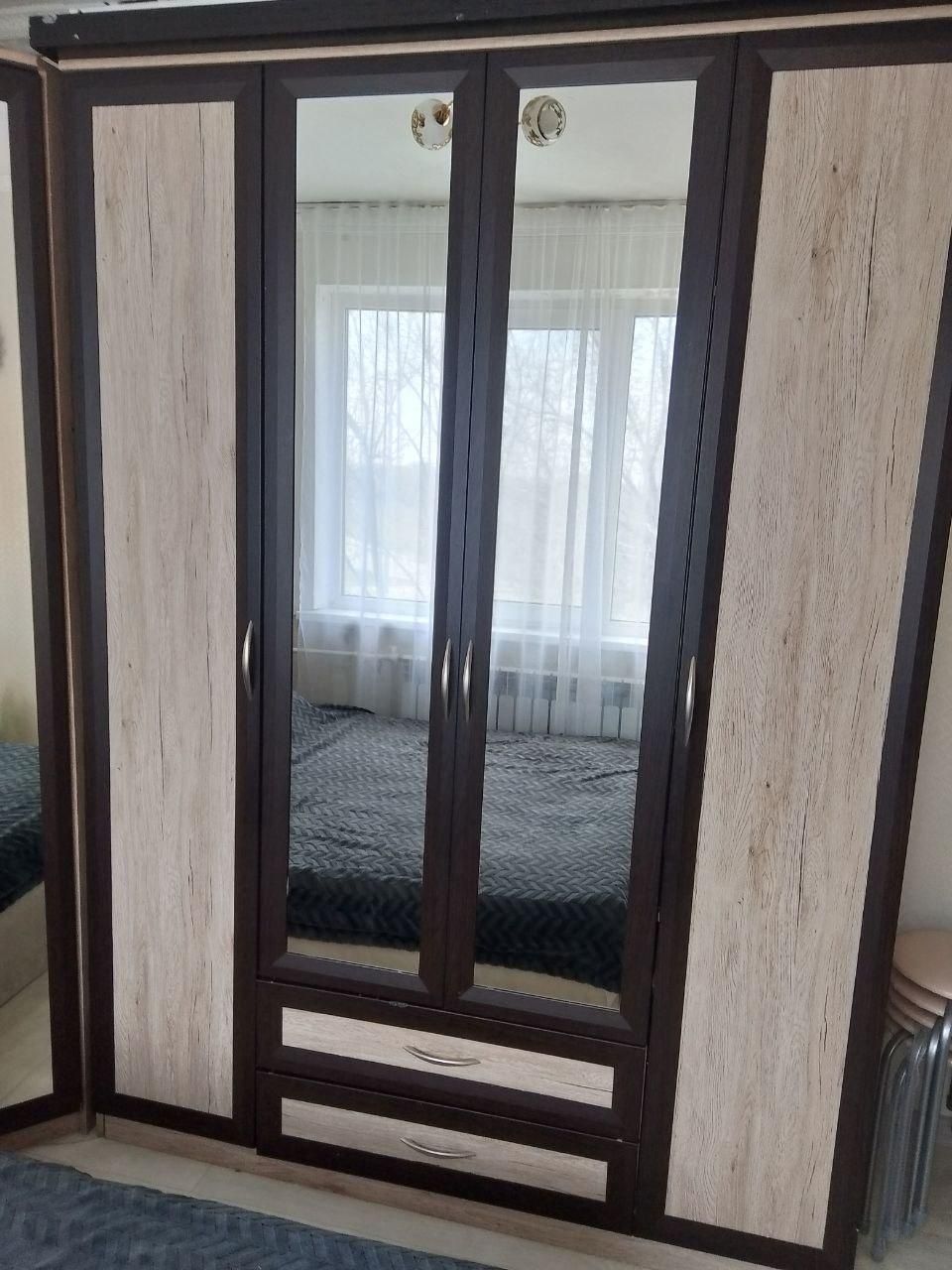 Продается спальный шкаф