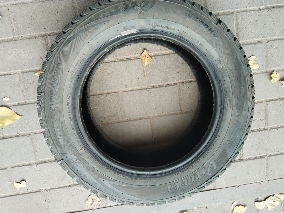 Продается шины шипованные 4 штуки