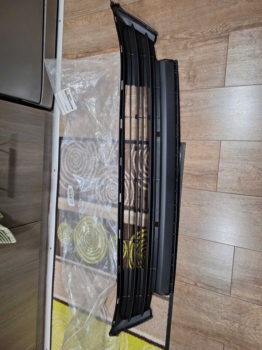 TOYOTA RAV4  предна решетка 16-19 г