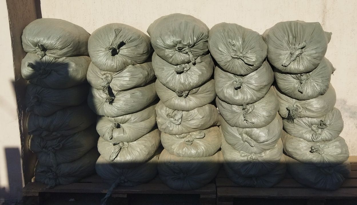 Продам глину в мешках