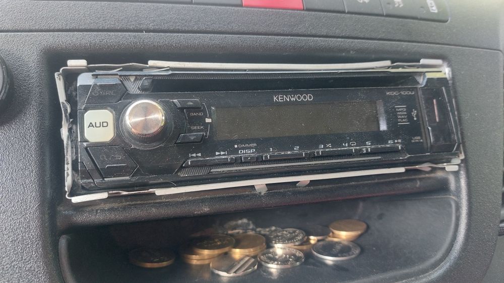 Radio Mp3 auto cu usb cd defect  Kenwood