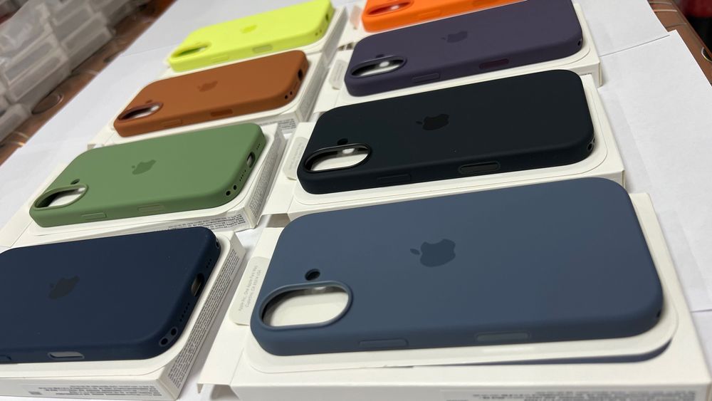 iPhone 17 Silicone Case MagSafe, Camera Control