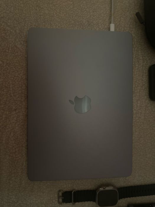 Продается MacBook Air M3 2024 заблокирован на iCloud