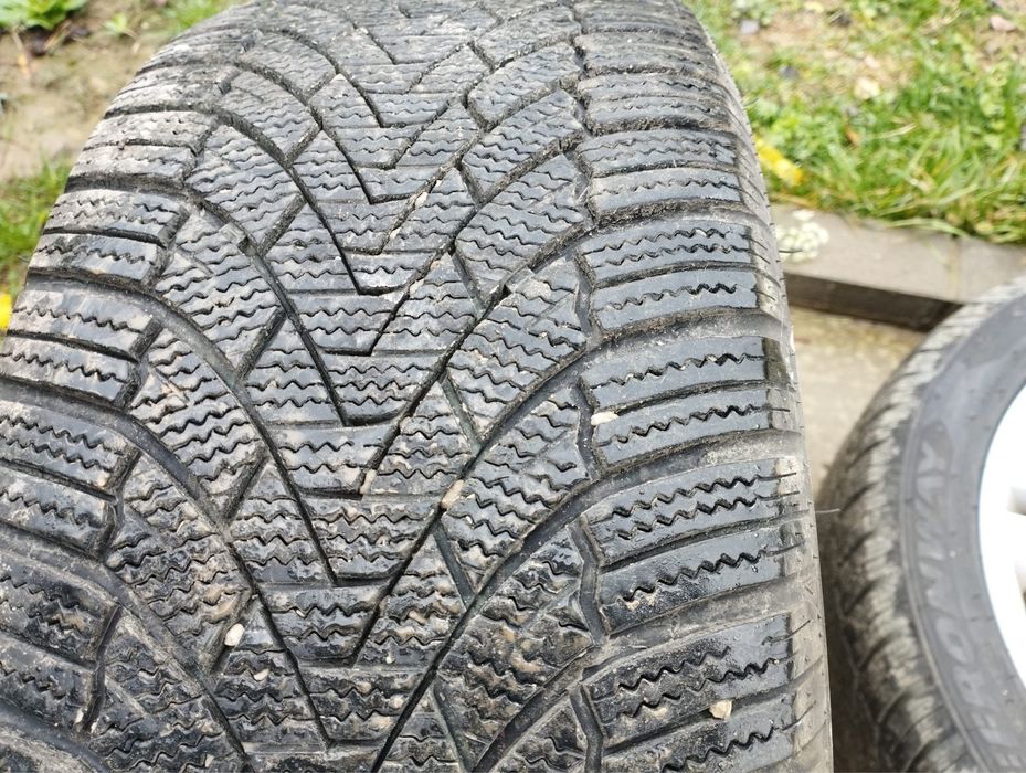 Anvelope iarna aproape noi