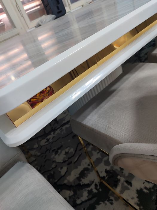 Продам стол новый