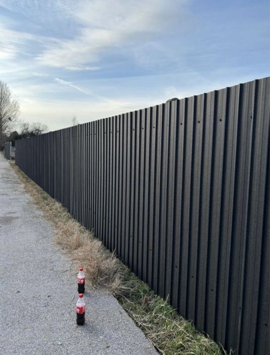 Construim garduri si porti din sipca metalica, panouri stil jaluzele,