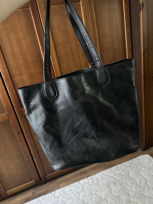 Черна чента от еко кожа