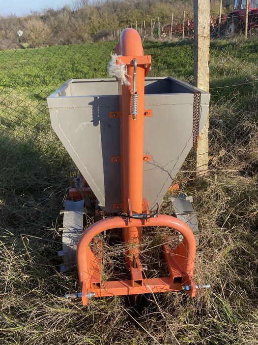 Продавам картофосадачка и вадачка