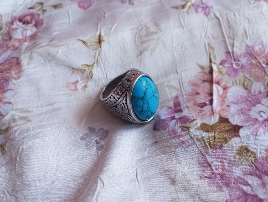 Продавам пръстен без печат.