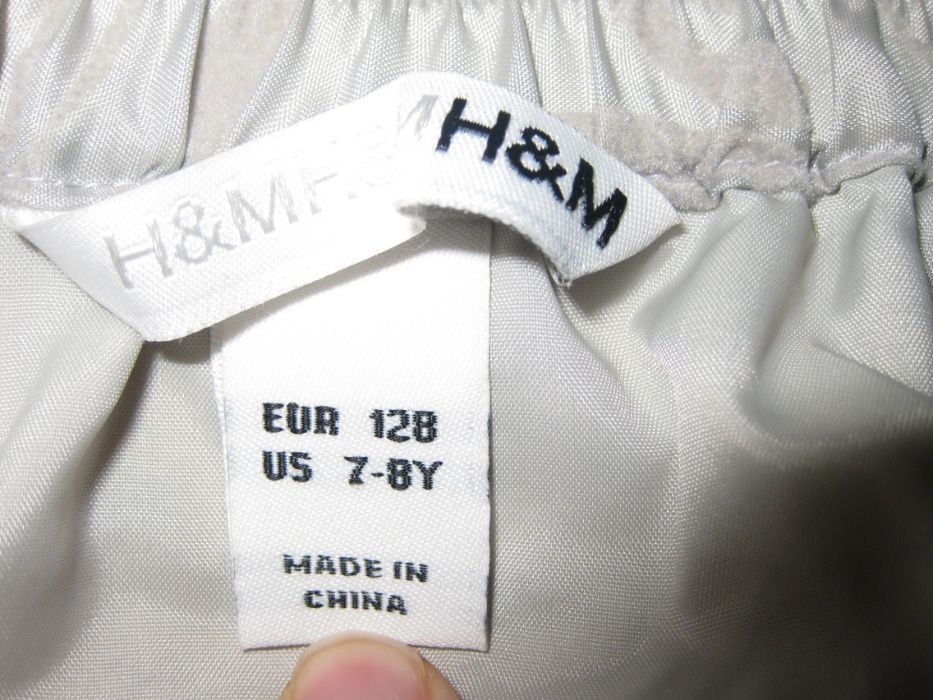 Пола за слабичко момиченце H & M 128 см.