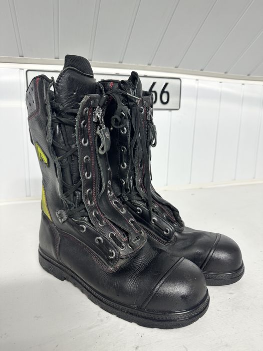 Bocanci Haix 43 de pompieri armata rock punk cu bombeu si Goretex