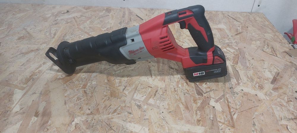 Fierăstrău sabie Milwaukee HD 18 SX