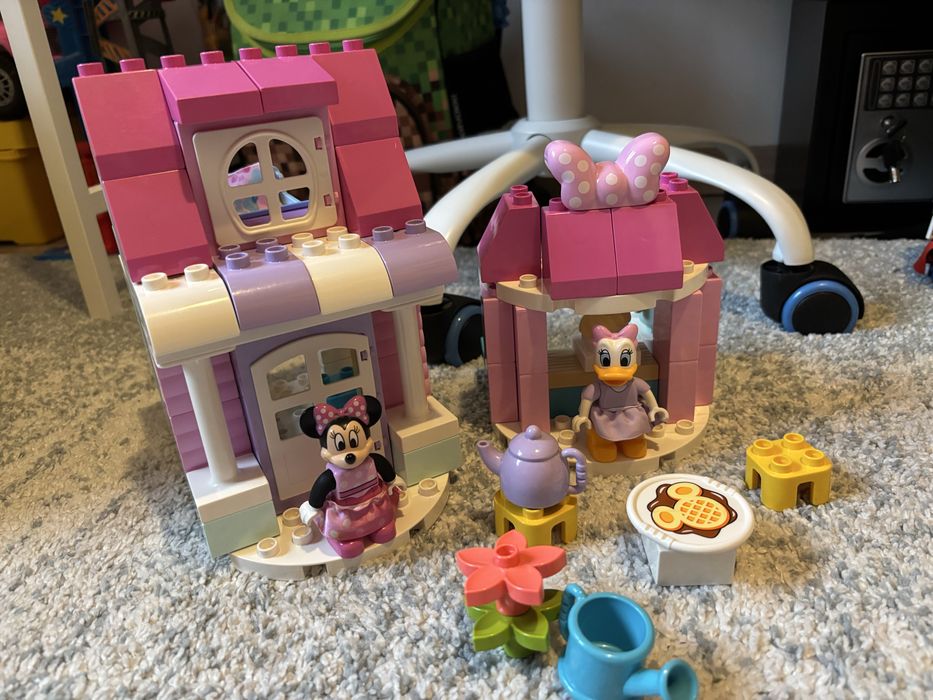 Lego duplo Minnie casa si cafenea