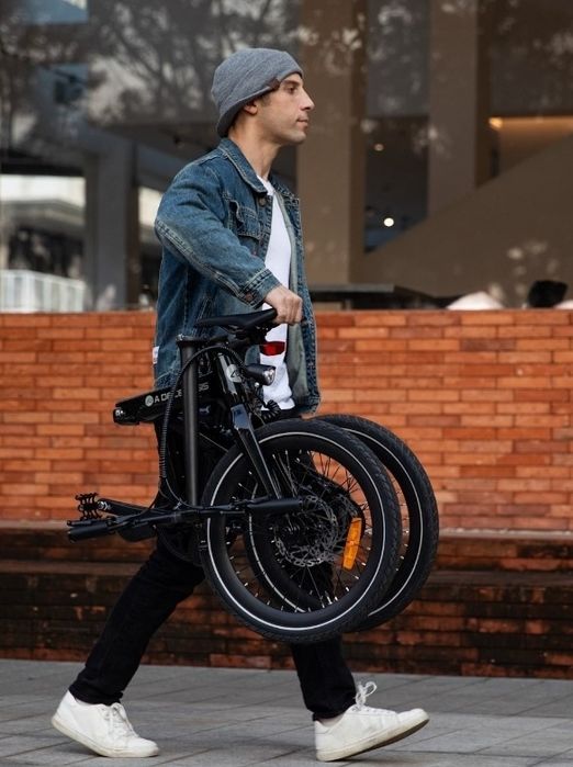 Bicicleta electrica pliabila din carbon ADO air
